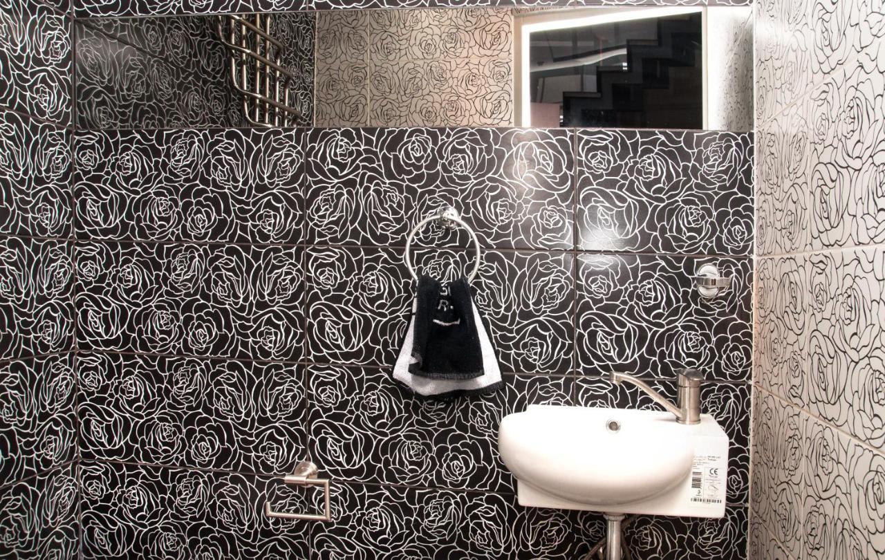Apt In The Center Of The Town Near The Opera House Apartment Лвив Екстериор снимка