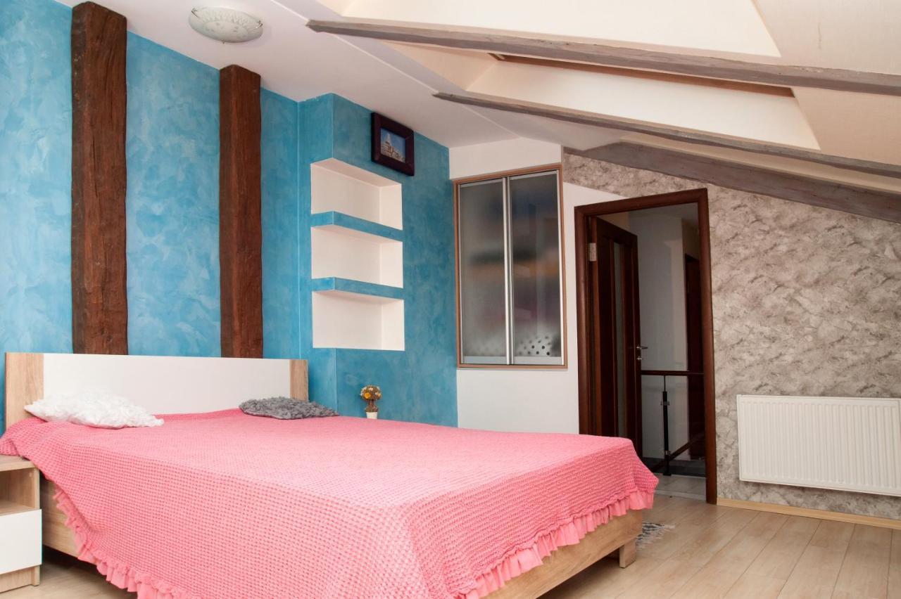 Apt In The Center Of The Town Near The Opera House Apartment Лвив Екстериор снимка
