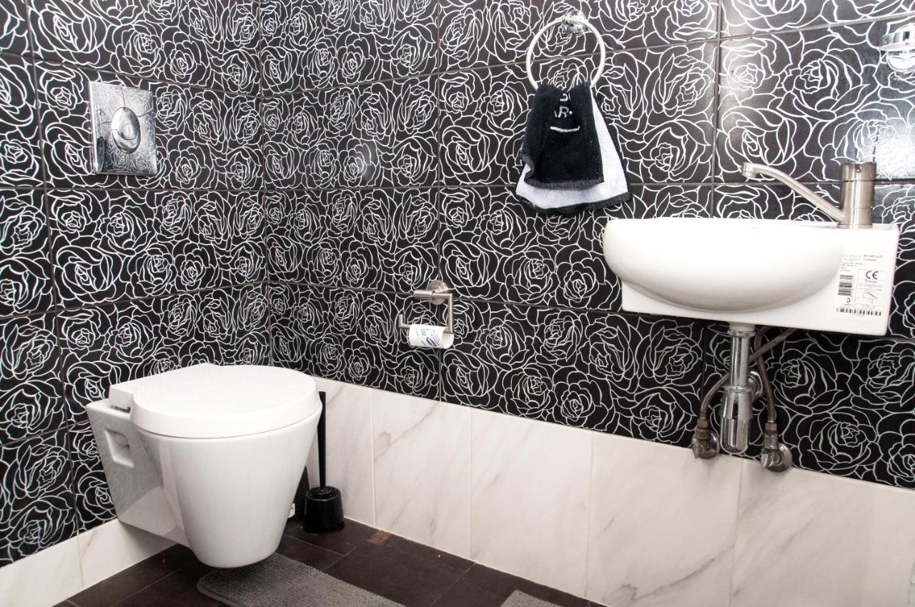 Apt In The Center Of The Town Near The Opera House Apartment Лвив Екстериор снимка